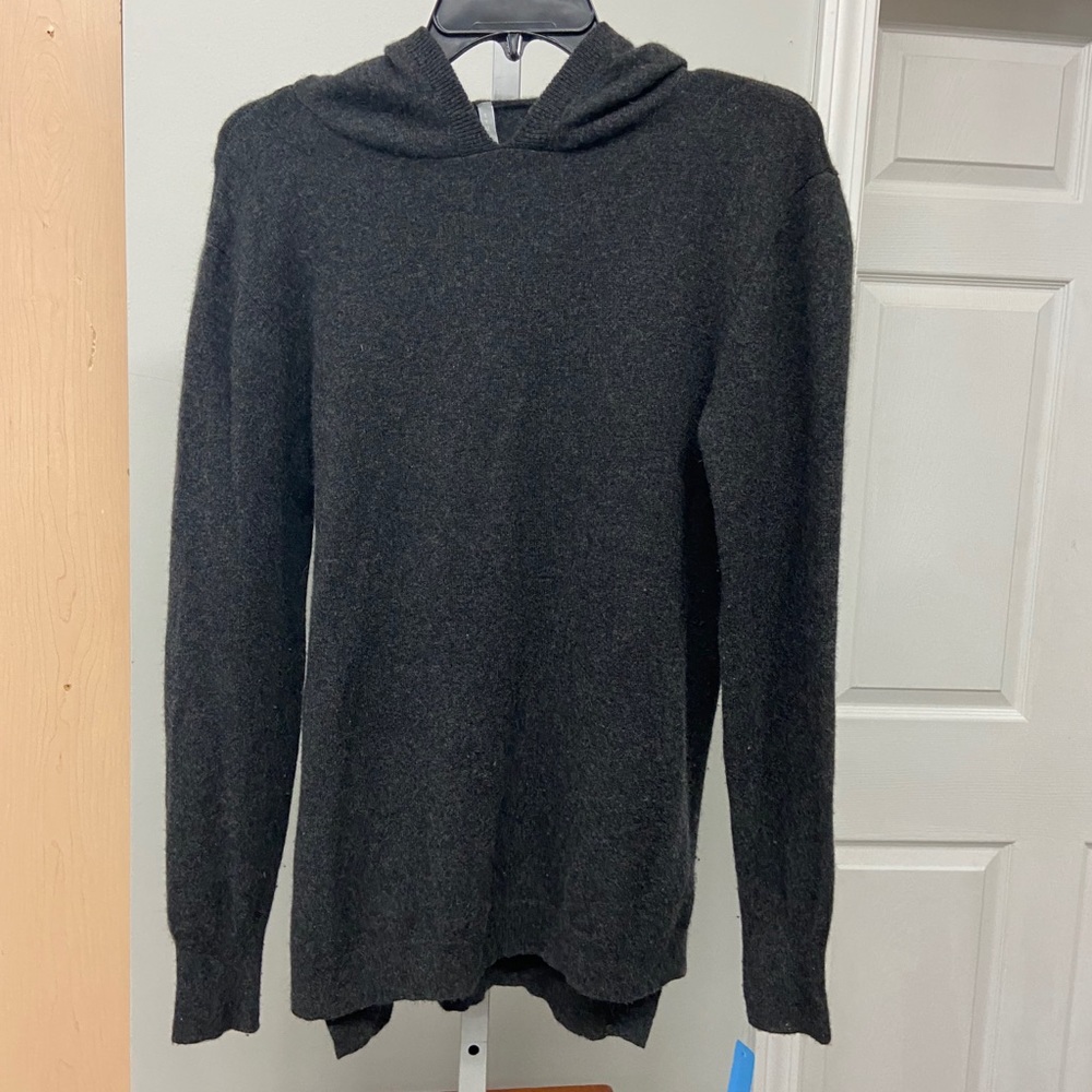 Symbl VII+ Sweater with hood